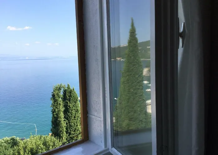 Lady Lidija - Volosko Free Parking *